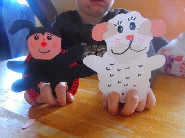 Fingerpuppen Schaf und Marienkäfer.Gebastelt von meinem Sohn.